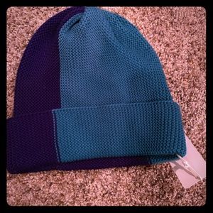 NWT Verlook knits colorblock beanie teal and navy
